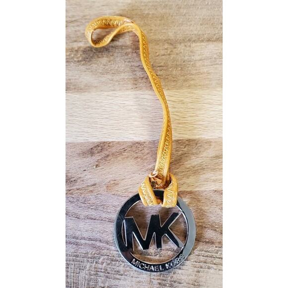 Michael Kors Gold MK Logo Bag Charm Fob Purse Hang Tag Circle Strap - Picture 1 of 2